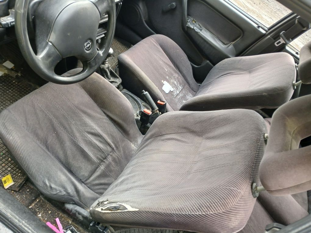 Opel vectra 1.6i 1992
