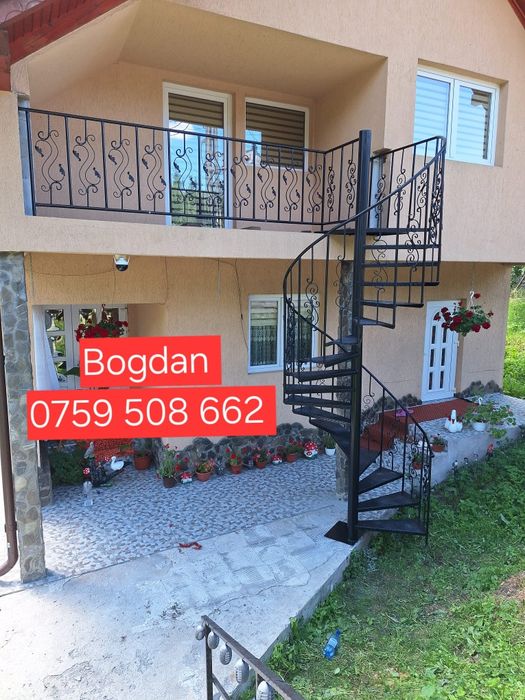 vând scară spiralata sau pe vang  interior  exterior din fier cu lemn