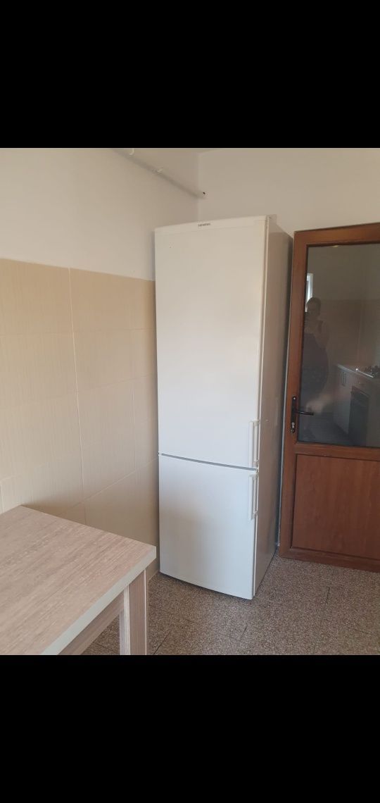 Închiriez apartament cu 2 c.d Dacia-Bicaz