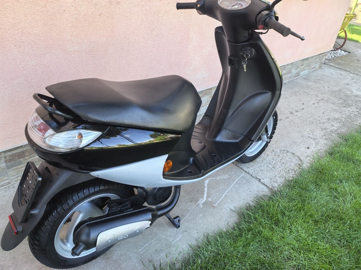 КАТО НОВ!! PEUGEOT VIVACITY Продавам скутер 50см3