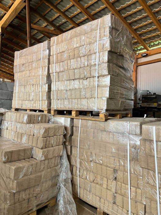 Brichete din lemn premium – Livrare inclusă/preț en-gros