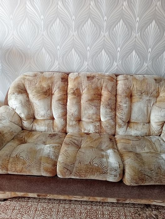 Продам диван. Б/у