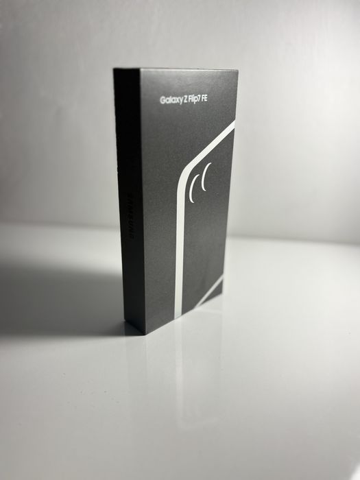 ЧИСТО НОВ! Samsung Galaxy Z Flip FE 256 GB 5G Black 2г гаранция