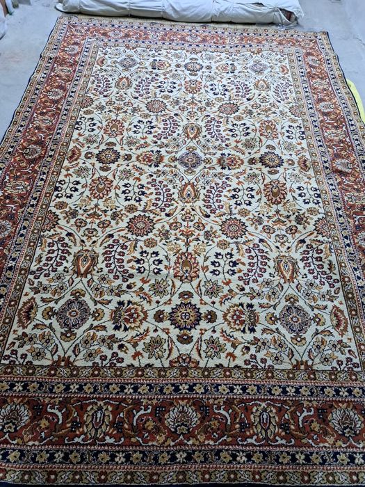 Два броя персийски килими