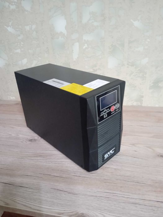 ИБП SVC PTS-1KL-LCD (900 Вт, 2 розетки Schuko, 2024 года выпуска)