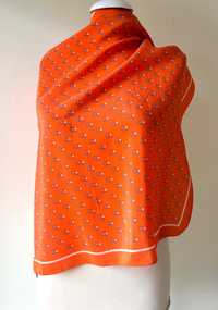 Копринен шал в наситен портокалов шал