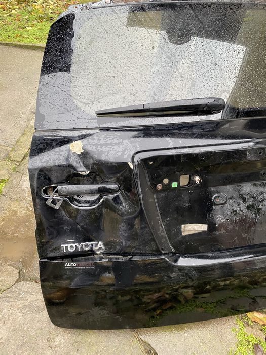 Багажна врата на toyota rav4 2007