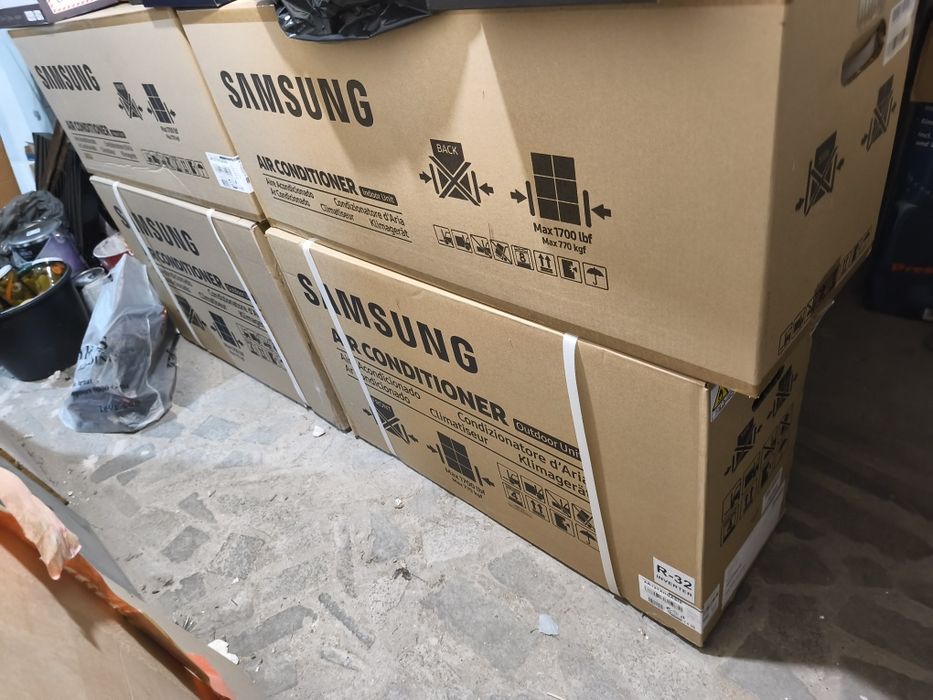 2бр. Климатик Samsung AR12TXHQA неразопаковани