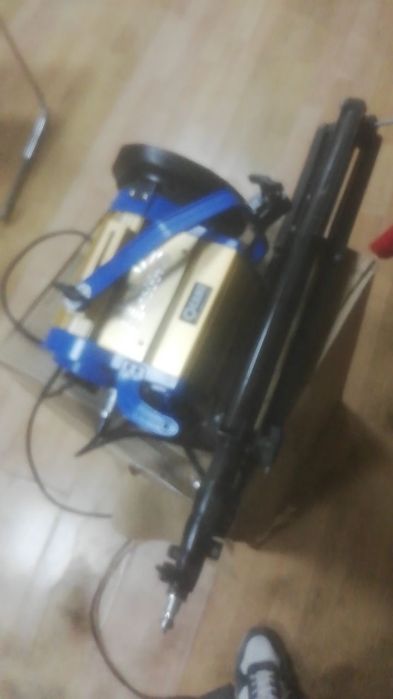 Продаю светодиодный осветитель 2шт