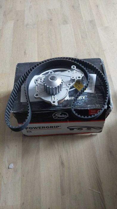 Комплект водна помпа и ангренажен ремък Gates KP15598XS