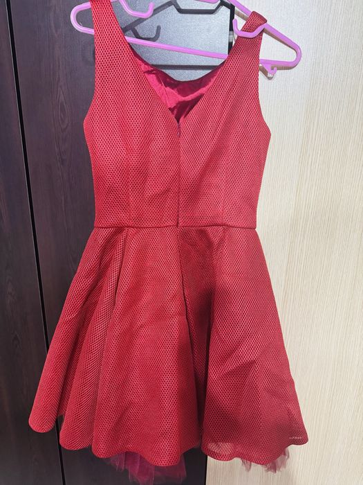 Червена рокля Junona