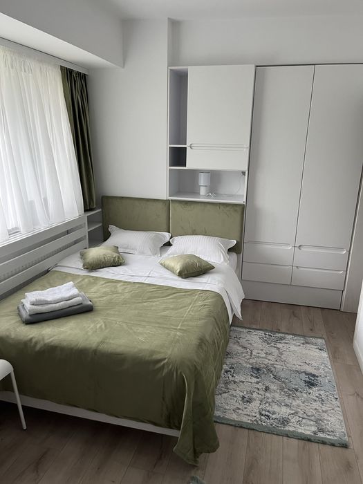 Mamaia zona Iaki  ap 3 camere transformat in 2 camere si studio