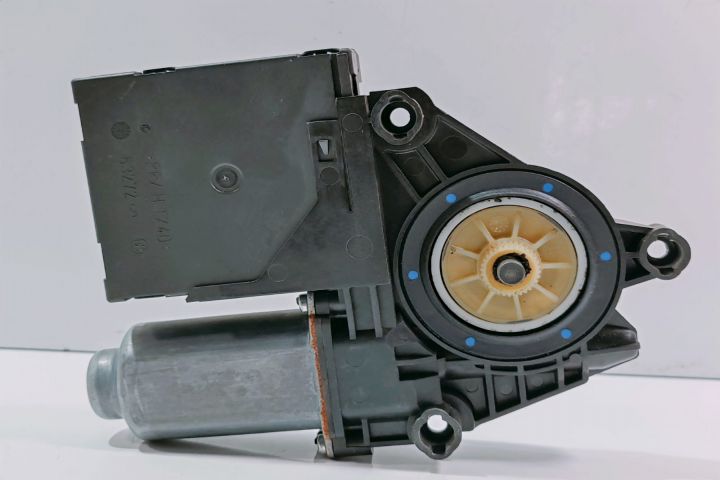 Motoras Macara  stanga fata 1T0959701M Volkswagen VW Caddy a 3-a gene