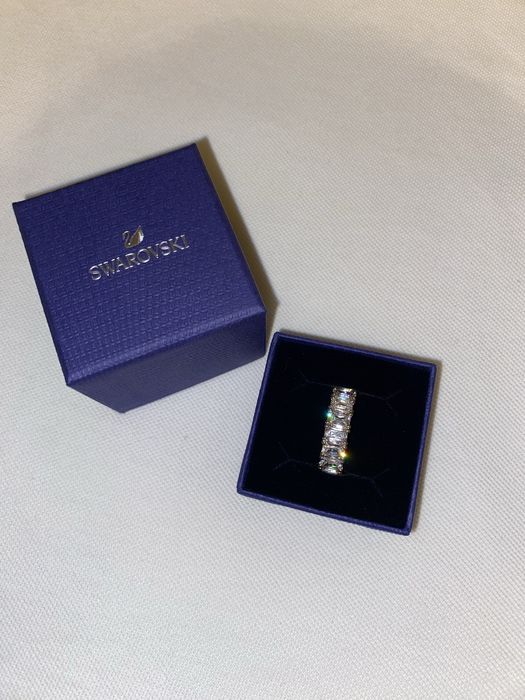 Swarovski пръстен