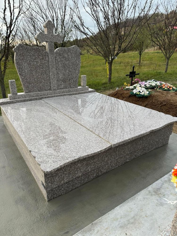 Imprejmuiri morminte si monumente funerare
