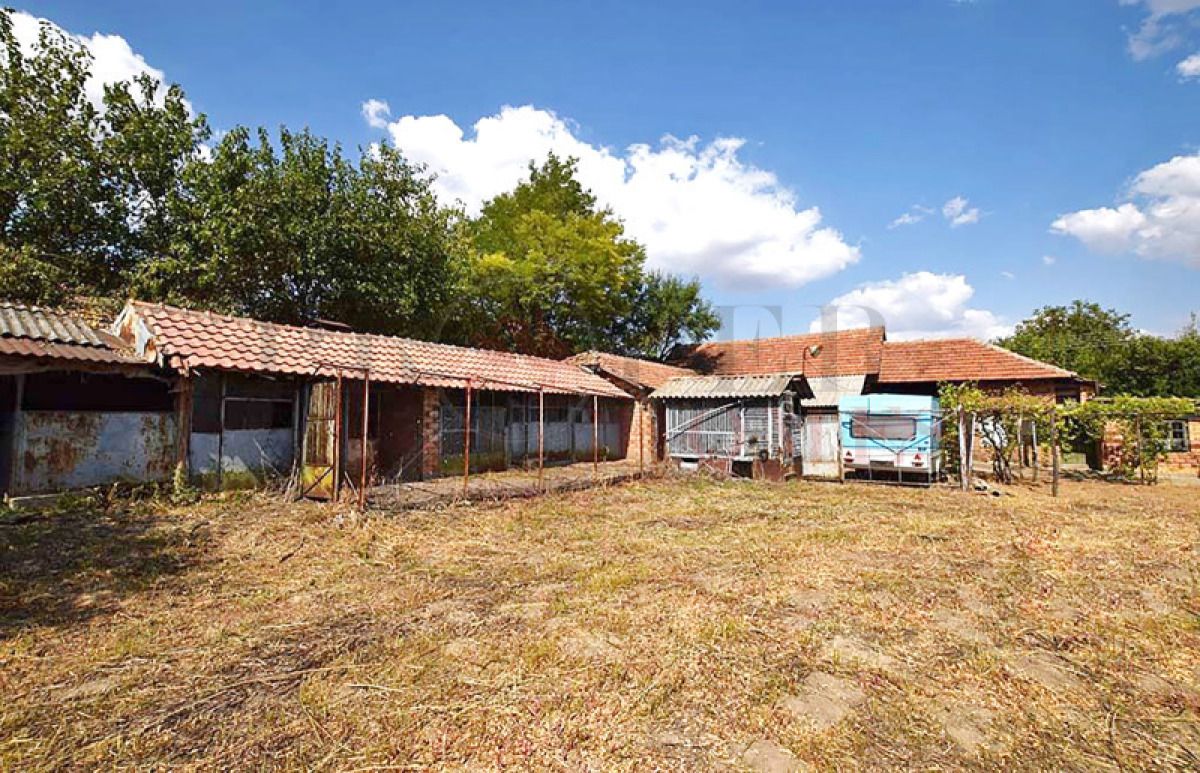 Продажба Къща гр. Свищов - с. Горна Студена 130m²