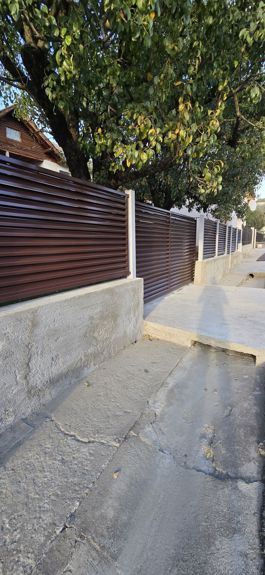 Porți, garduri, grilaje, scari metalice, balustrade,terase