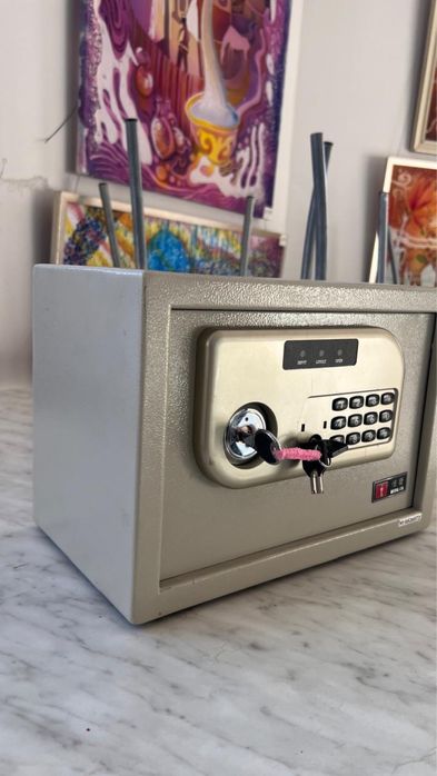 Продам сейф в отличном состоянии