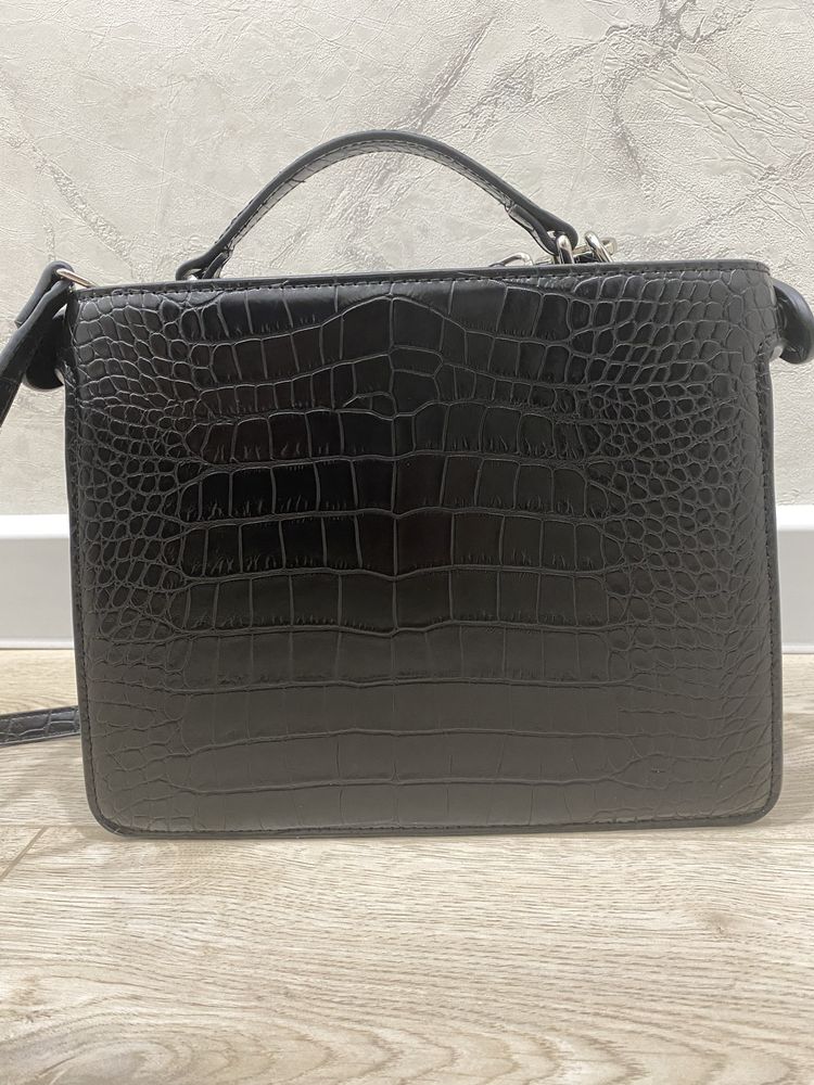 Сумка Fendi PEEKABOO