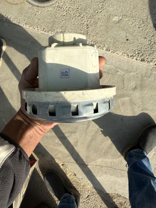 * мотор - турбина для Karcher Puzzi 8.1 и RoboClean б/у оригинал