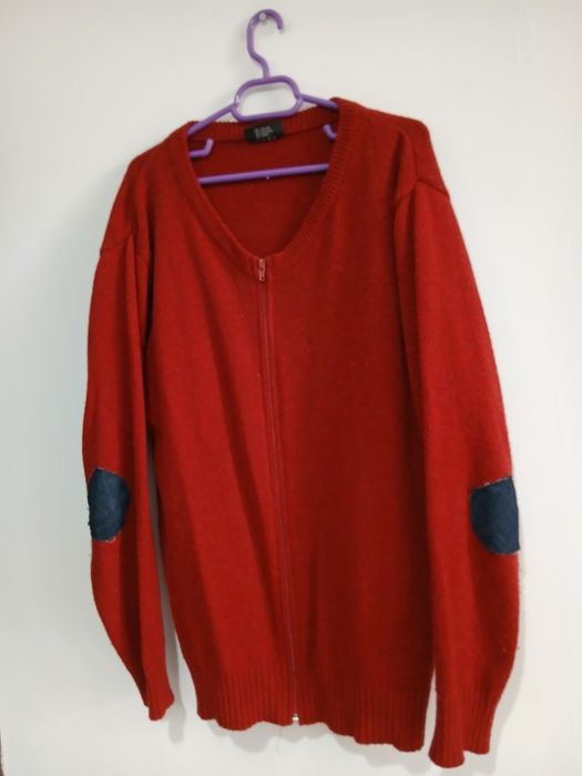 Pulovar unisex cu fermoar culoare grena masura 50 sau XL stare perfect