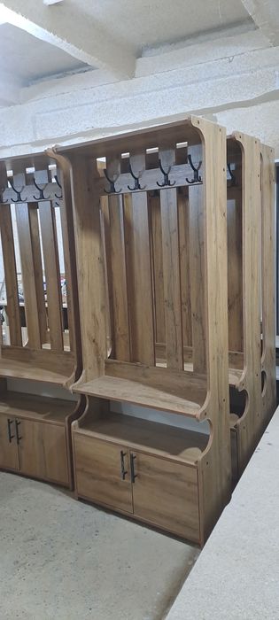 Прихожка  Размер длина 80см глубина 32см высота 1м  90см