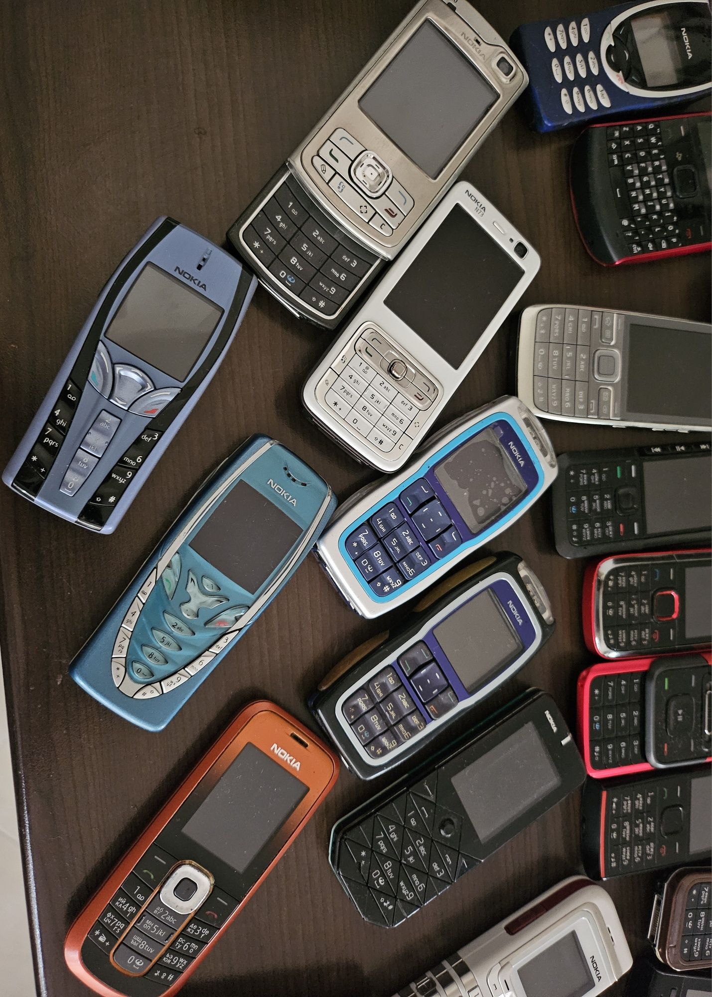 Nokia E52,  8210, N97, X2, 5610,N73,7500,5310, 7210,,3220,ASHA302,7373