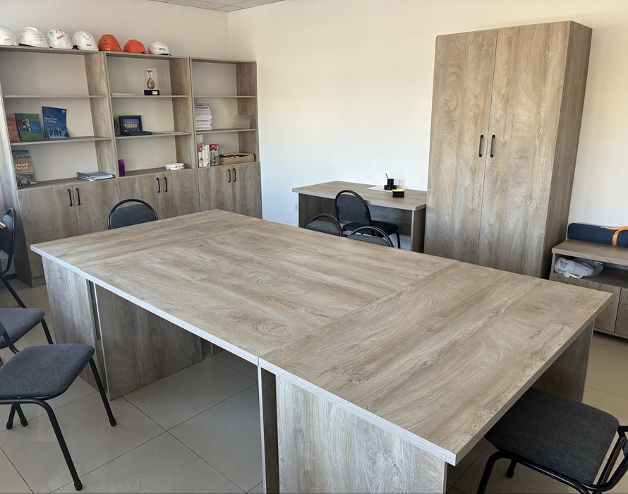 Распродаю офисную мебель