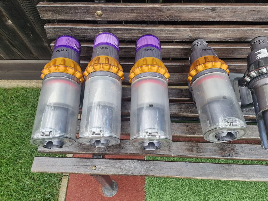 Aspirator vertical Dyson v11 si v15