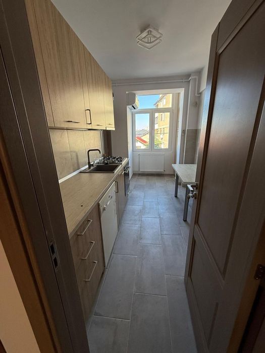 Apartament 3 camere, 2 bai - central, Str. Vlad Tepes