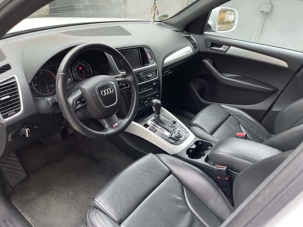 Vând Audi Q5 Quattro S-line interior exterior