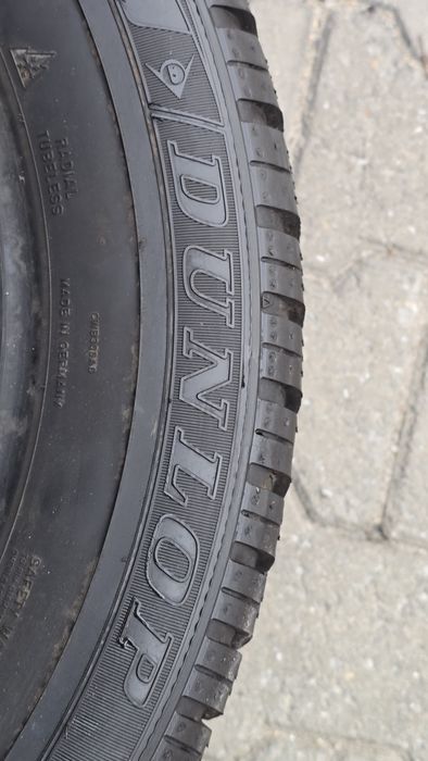 235 55 17 Dunlop