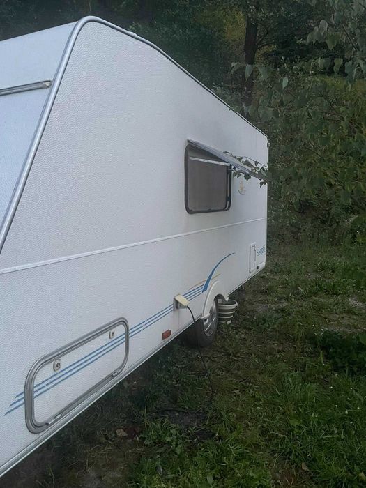 Vând Rulota Caravelair Antares Luxe 490 cu pat dublu și pat suprapus