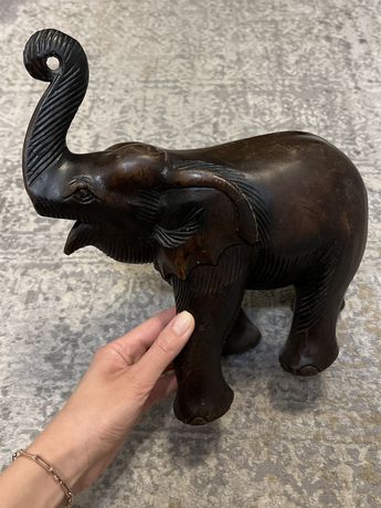 Статуя слона