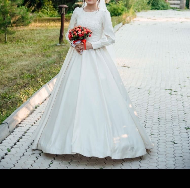 Свадебное платье и бешмет