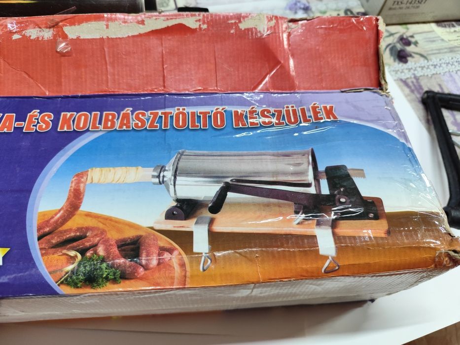 Aparat de umplut cârnați orizontal