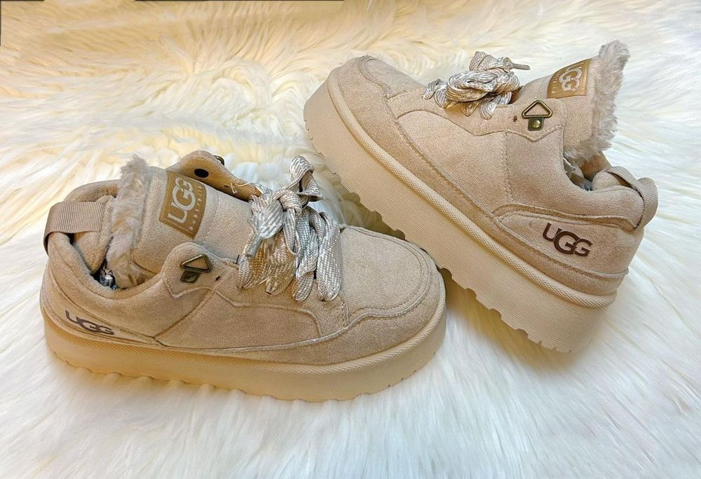 Ghete UGG de vânzare