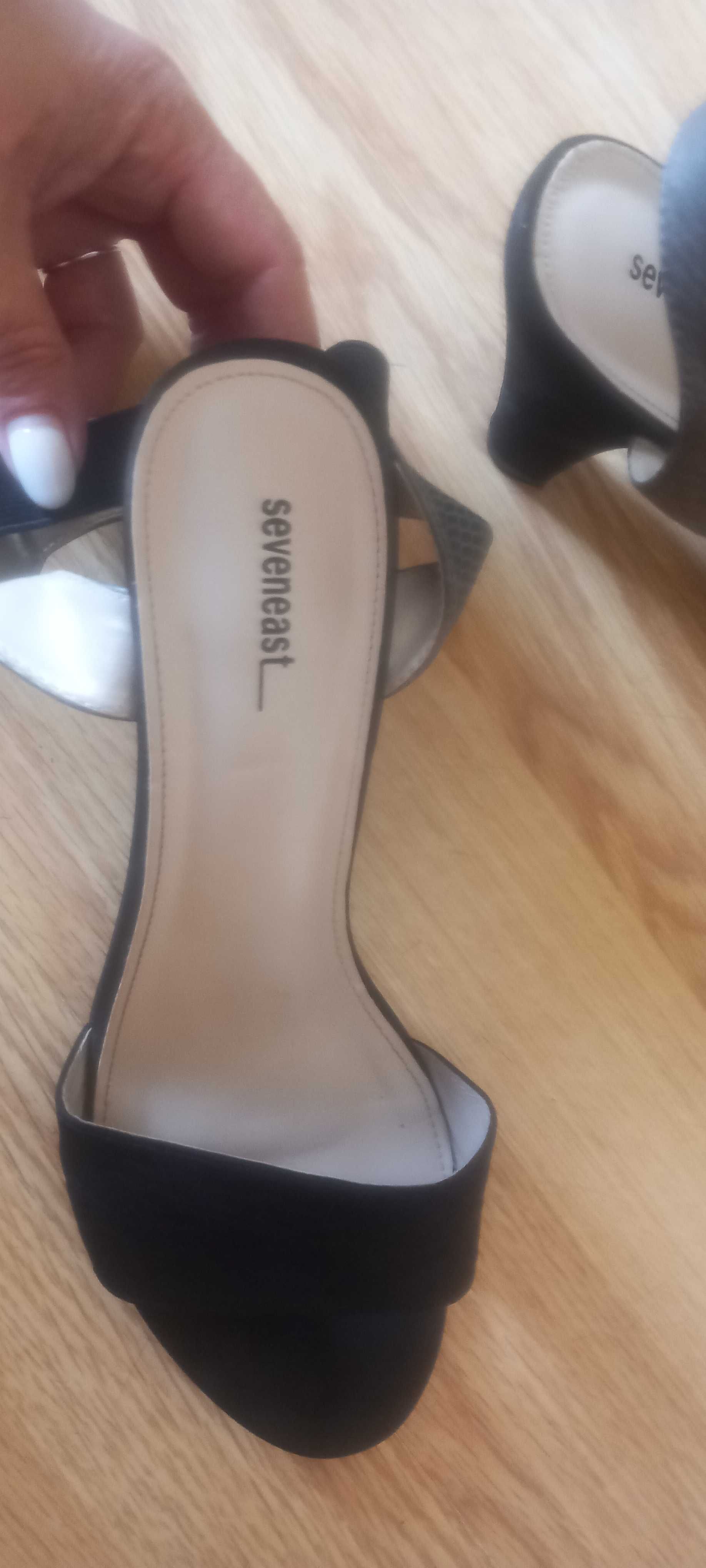 Сандали Seveneast