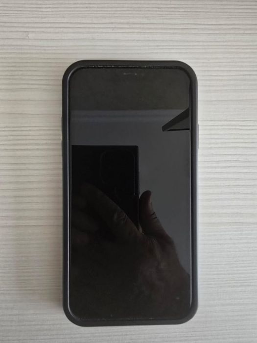 Продам айфон 11 бу 2024 года