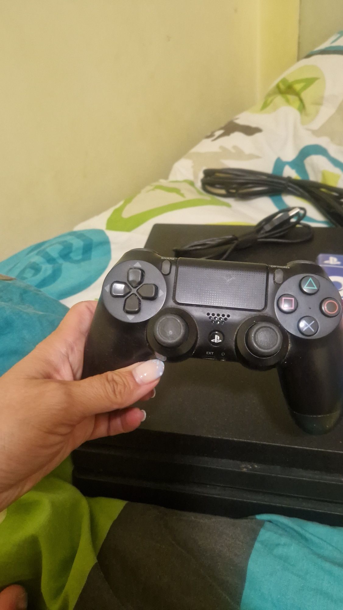 Продавам psp 4pro плюс игра
