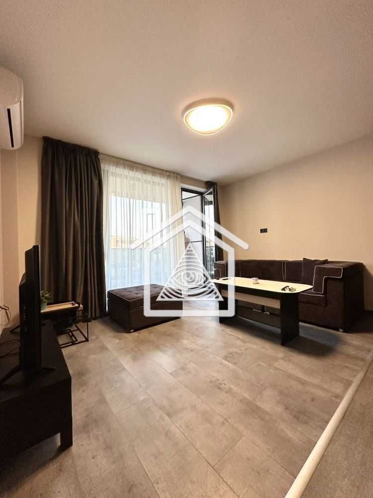 Луксозен двустаен апартамент под наем в Green Hill Residence