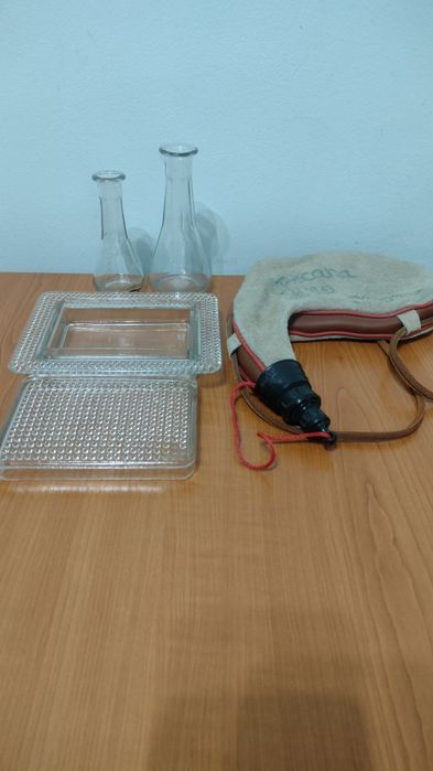 3 . Sticle , pahare , carafa , țoiuri, untieră , plosca bota