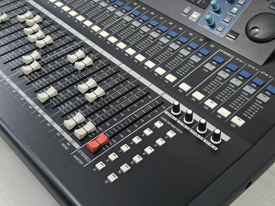 Mixer digital YAMAHA LS 9-32, consola profesional audio,