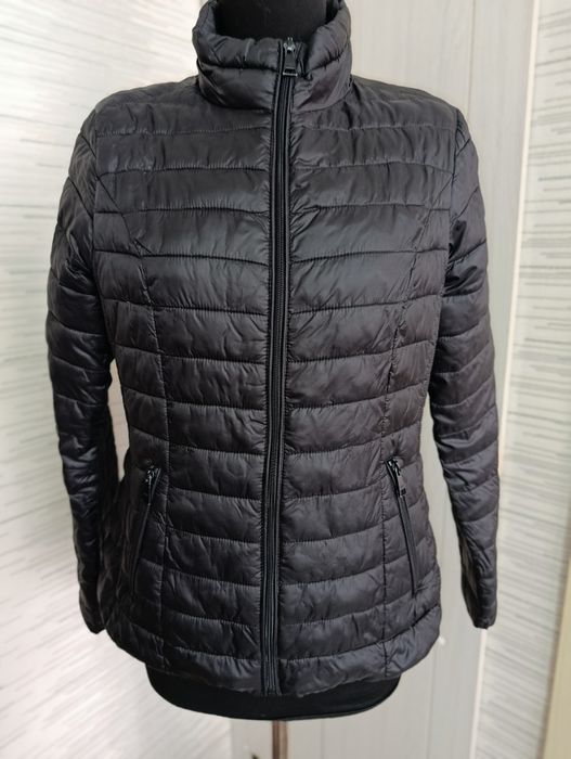 Продам осенние куртки женские