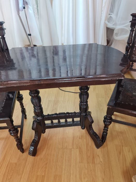 Vand set vintage: masa cu 2 scaune
