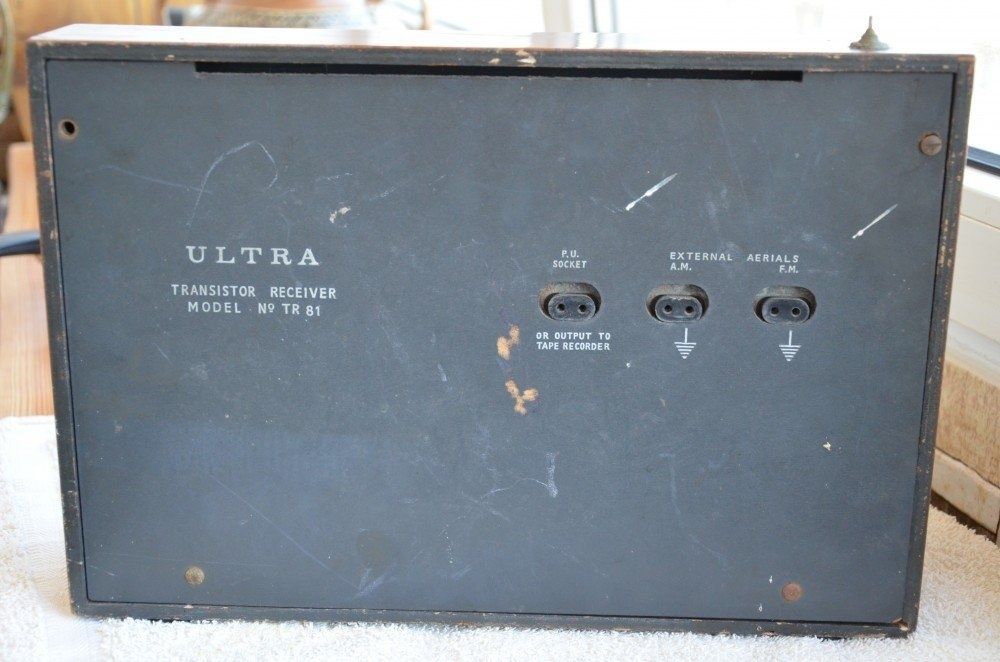 Aparat radio cu tranzistori anii 1950 /aparat radio Anglia / radio vin