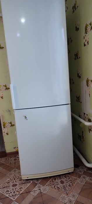 Продам холодильник