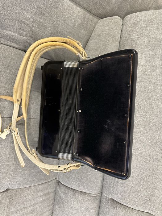 Acordeon italian DARI Universal cu 120 de basi