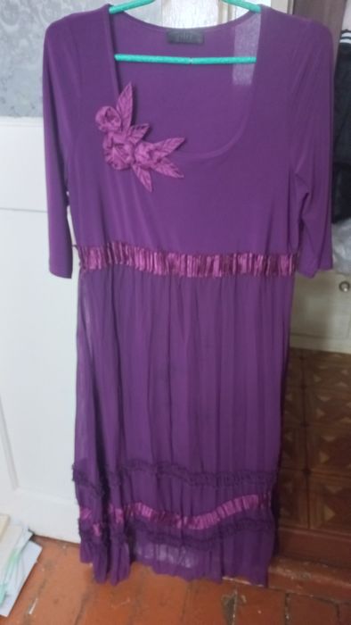 Платья женские. В хорошем состоянии.