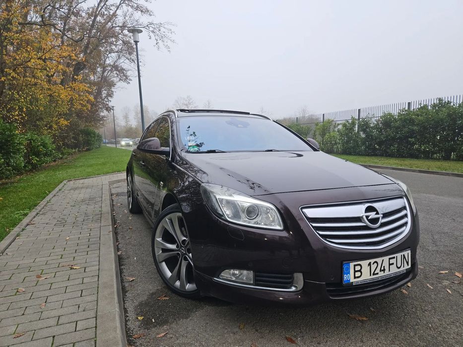 Opel Insignia Opel Insignia Sports Tourer SW 4X4 Biturbo 195CP OPC Line